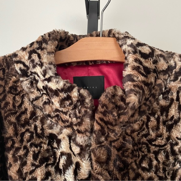 Tobias Leopard Print Plush Faux Fur Bomber Jacket Mob Wife Size Large - Picture 6 of 10